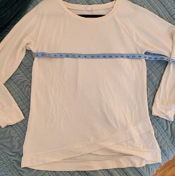 Threads 4 Thought Cream Sweatshirt Size Medium - Picture 5 of 6
